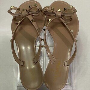 Valentino Garavani Rockstud Bow Jelly Thong Sandals Nude Gold Studs Size 38